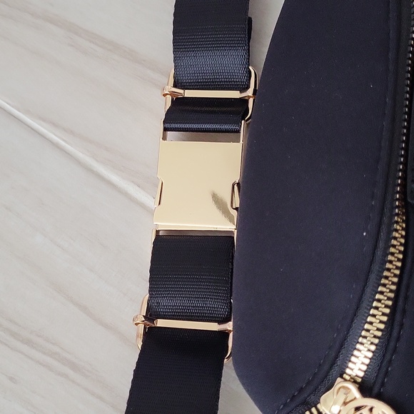 Badgley Mischka Fanny Pack Black Belt Bag with Gold Accents - Picture 4 of 7